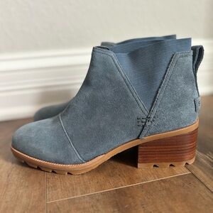 Sorel Cate Chelsea Heeled Pull On Ankle Blue Suede Waterproof Boots Women's 9